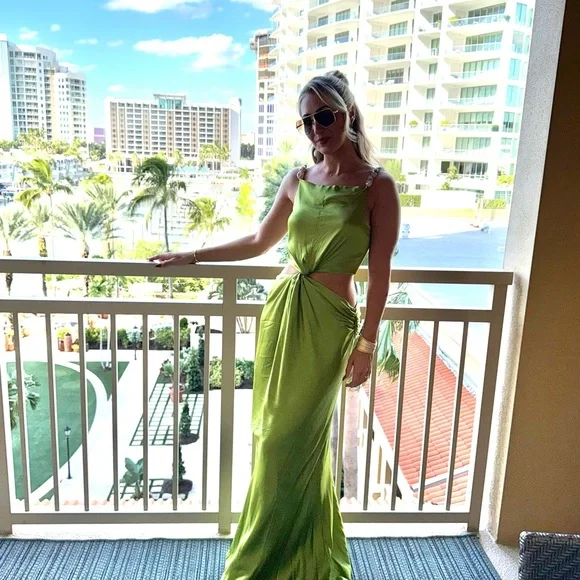 Diamanto Gown in Pear Green - Picture 3 of 3